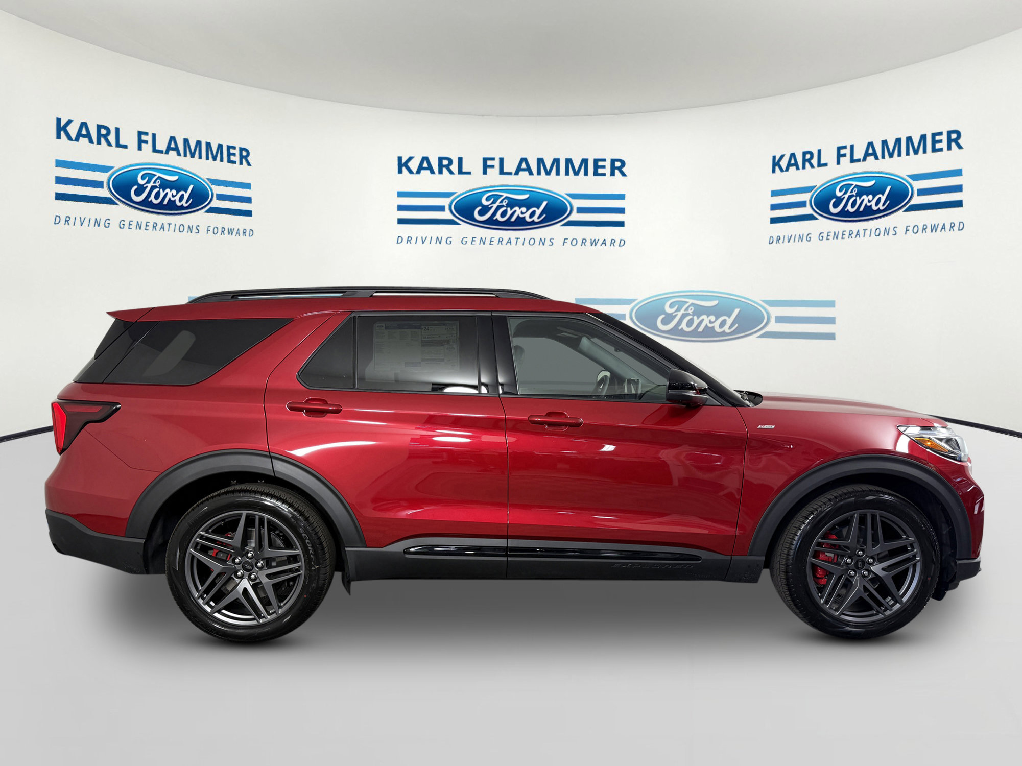 2026 Ford Explorer ST-Line photo 2