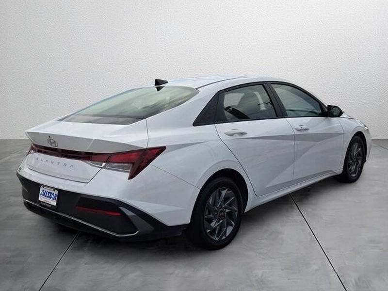 2024 Hyundai Elantra SEL - Photo 7