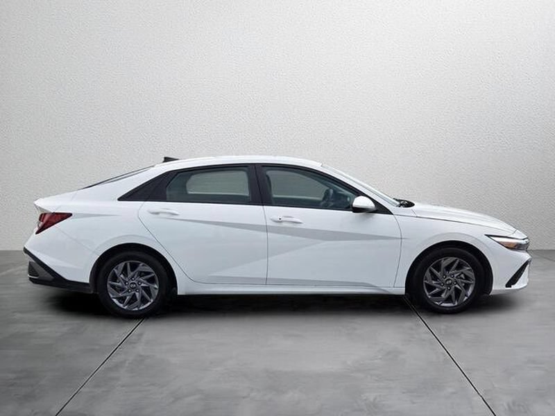 2024 Hyundai Elantra SEL - Photo 8