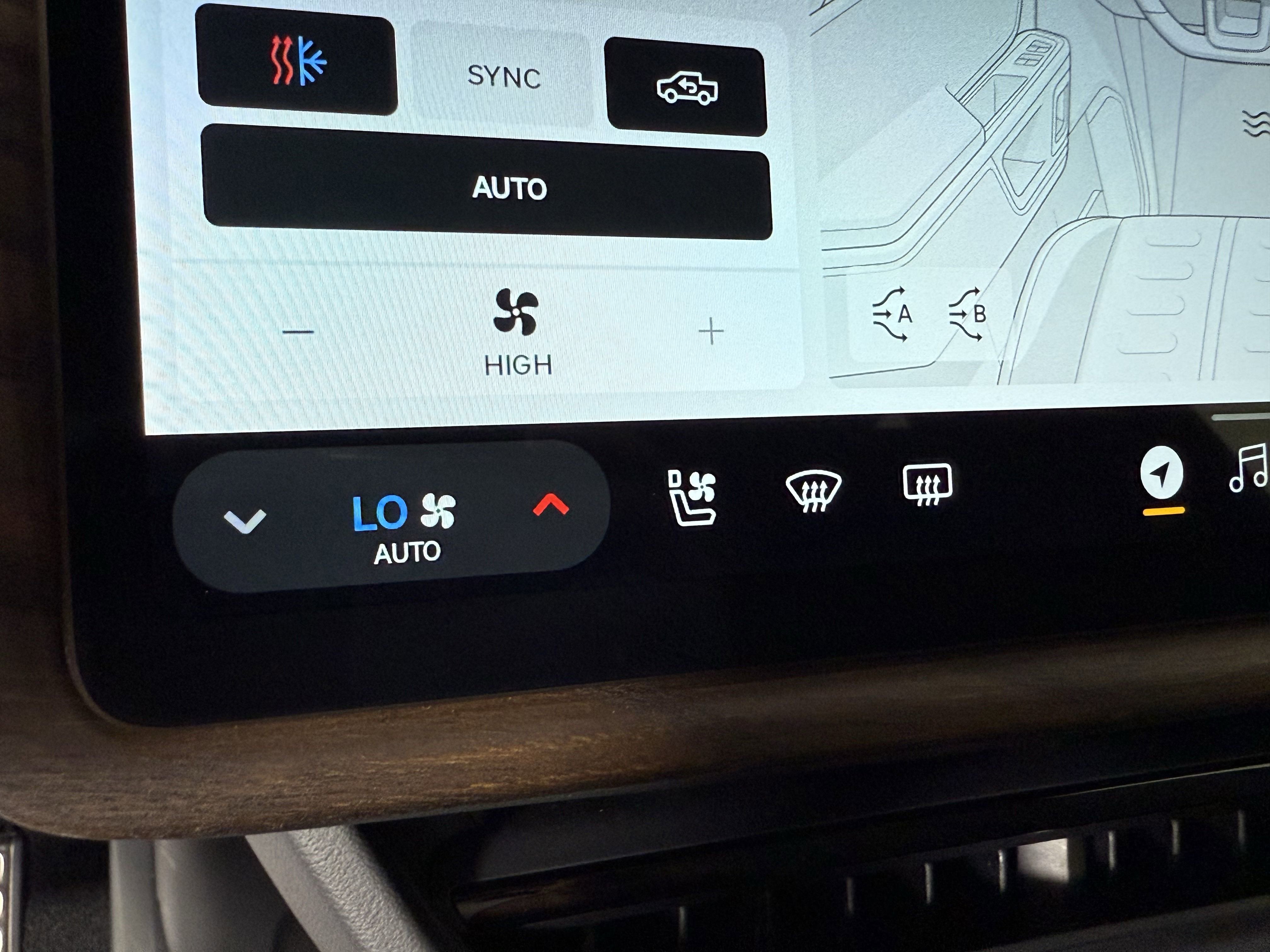 2022 Rivian R1T Adventure photo 11