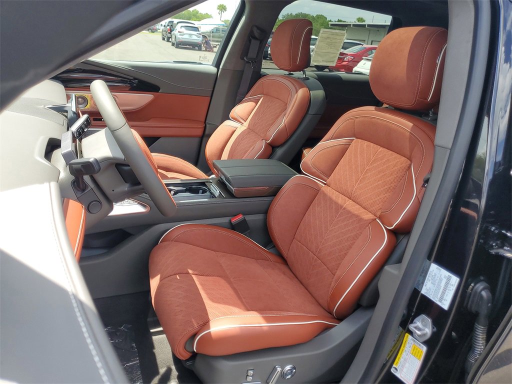 2025 Lincoln Nautilus Black Label photo 16