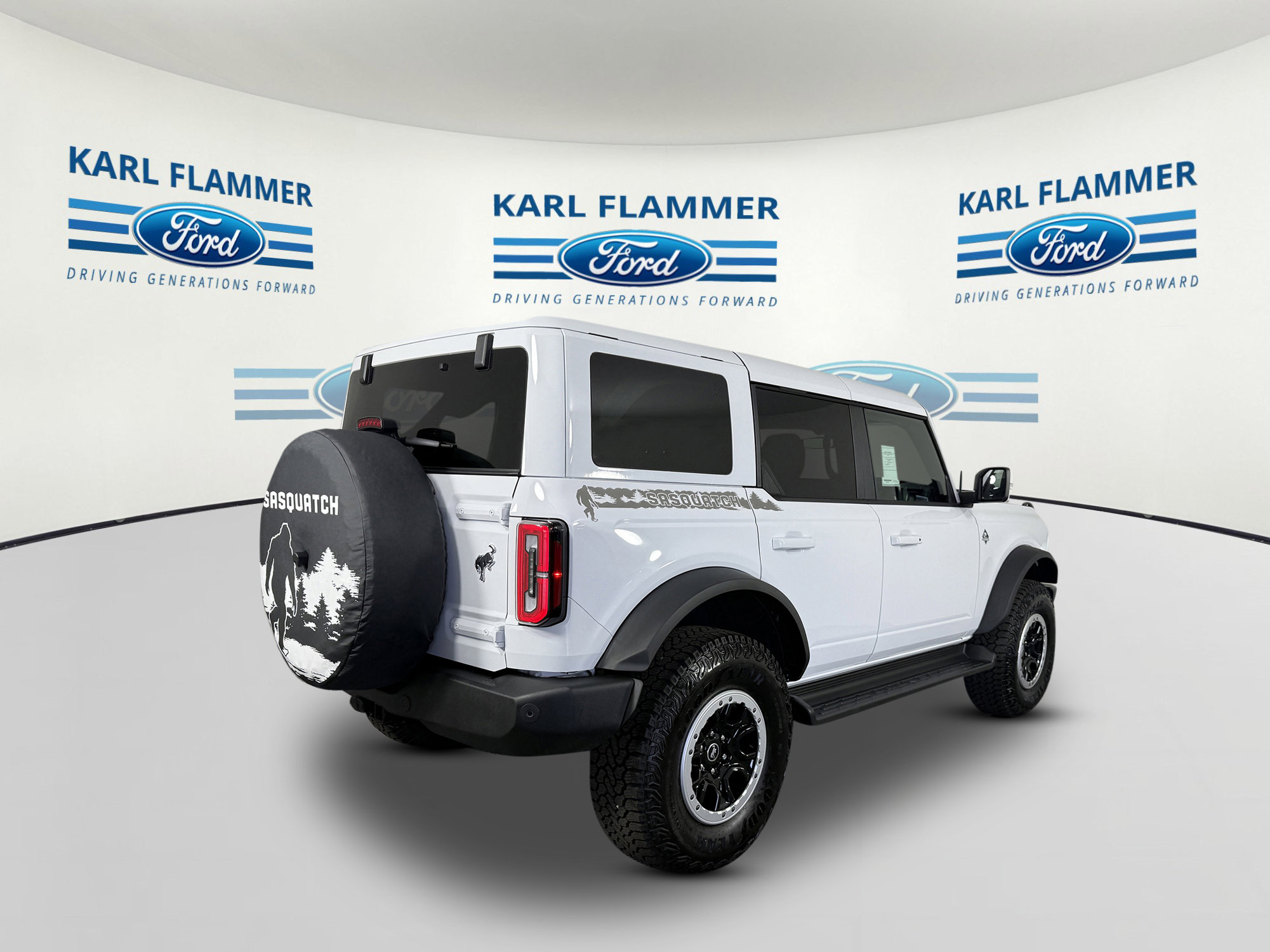2025 Ford Bronco Outer Banks photo 3