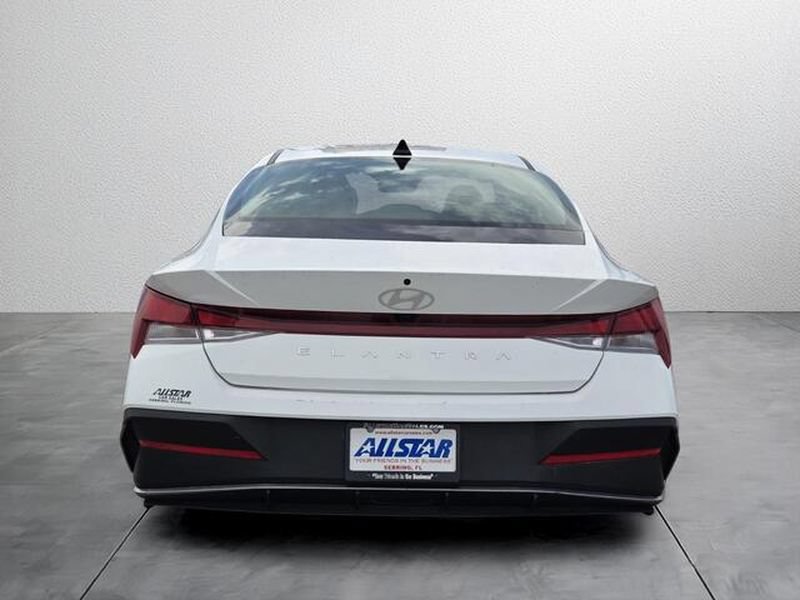 2024 Hyundai Elantra SEL - Photo 6