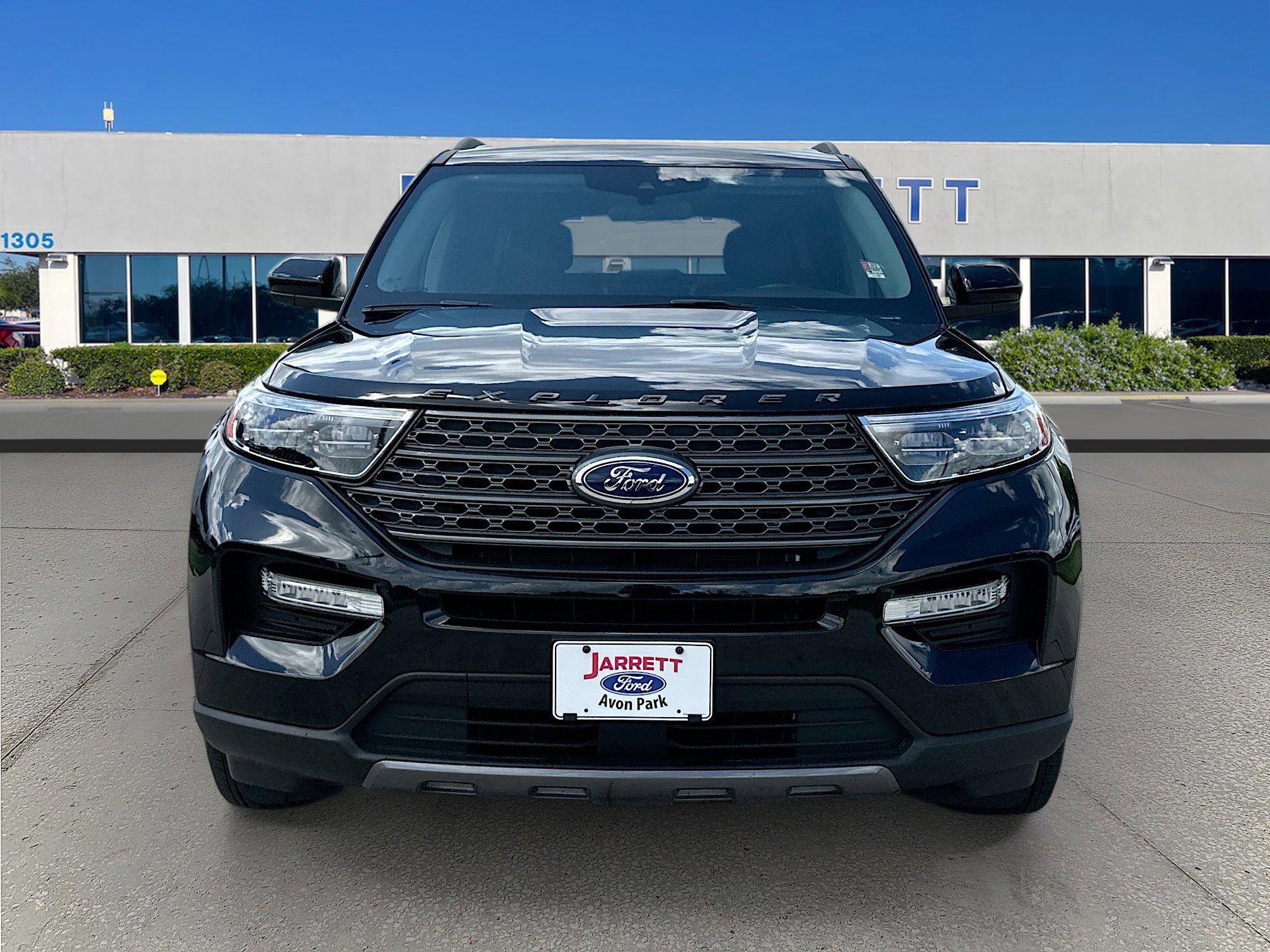 Used 2024 Ford Explorer XLT with VIN 1FMSK7DH8RGA89280 for sale in Dade City, FL
