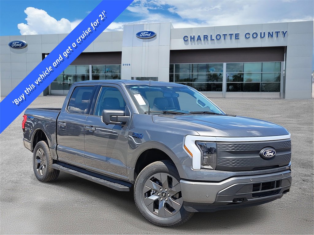 2025 Ford F-150 Lightning Flash's photo