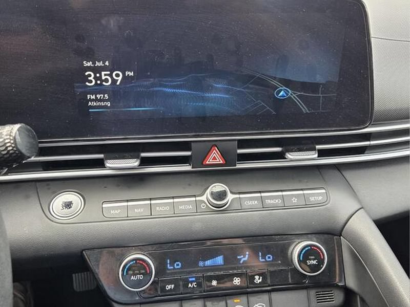 2024 Hyundai Elantra SEL - Photo 25