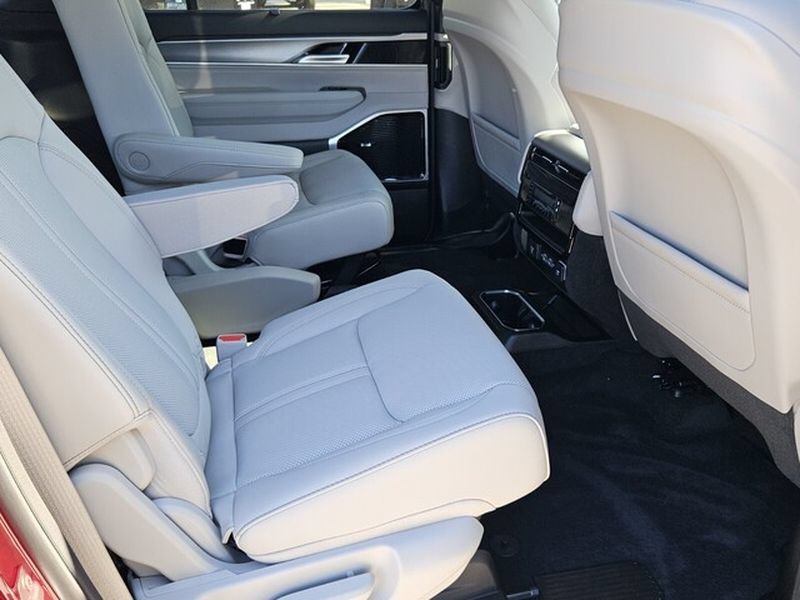 2025 Jeep Wagoneer Series III - Photo 15