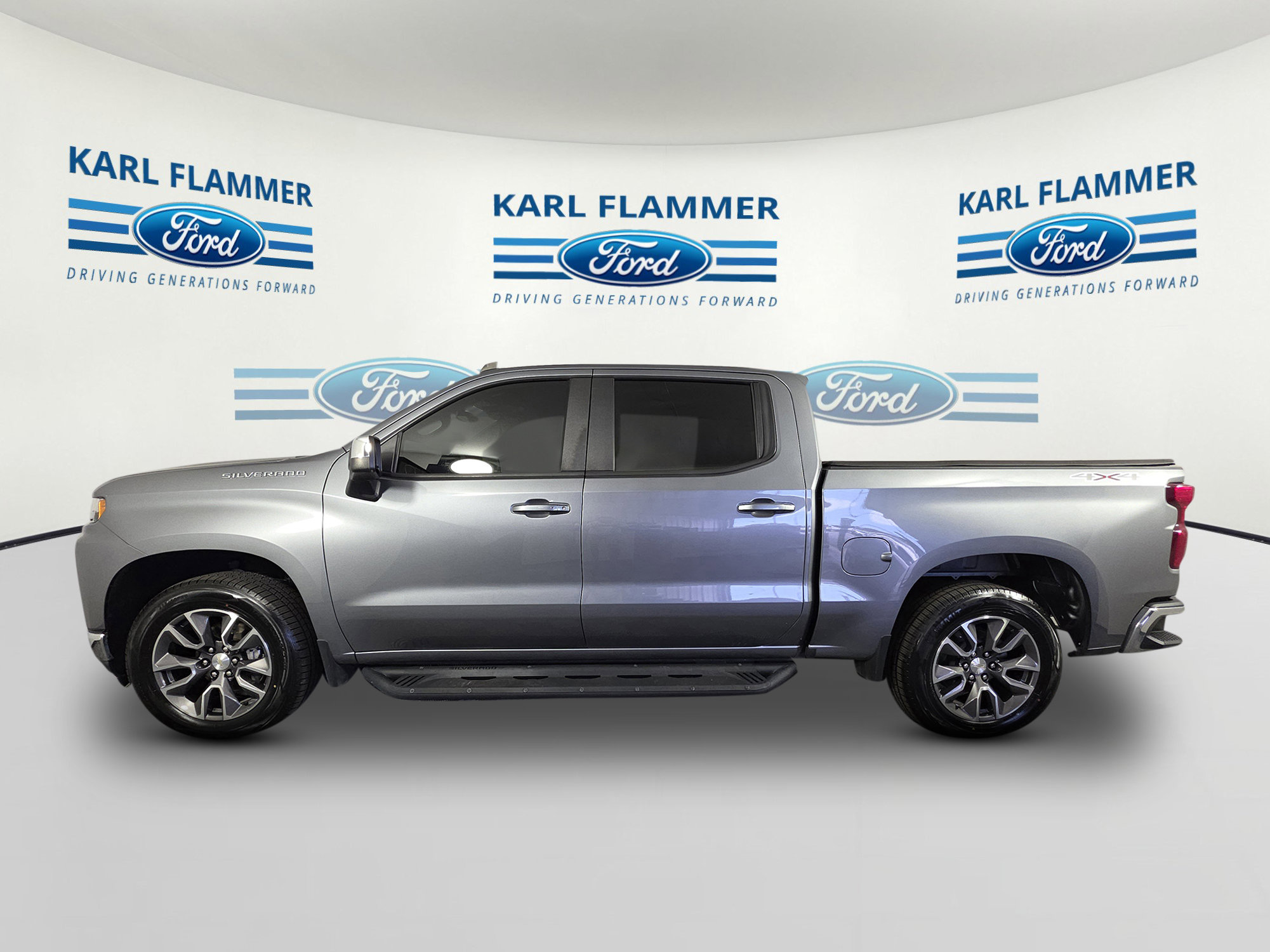 2022 Chevrolet Silverado 1500 LT photo 4