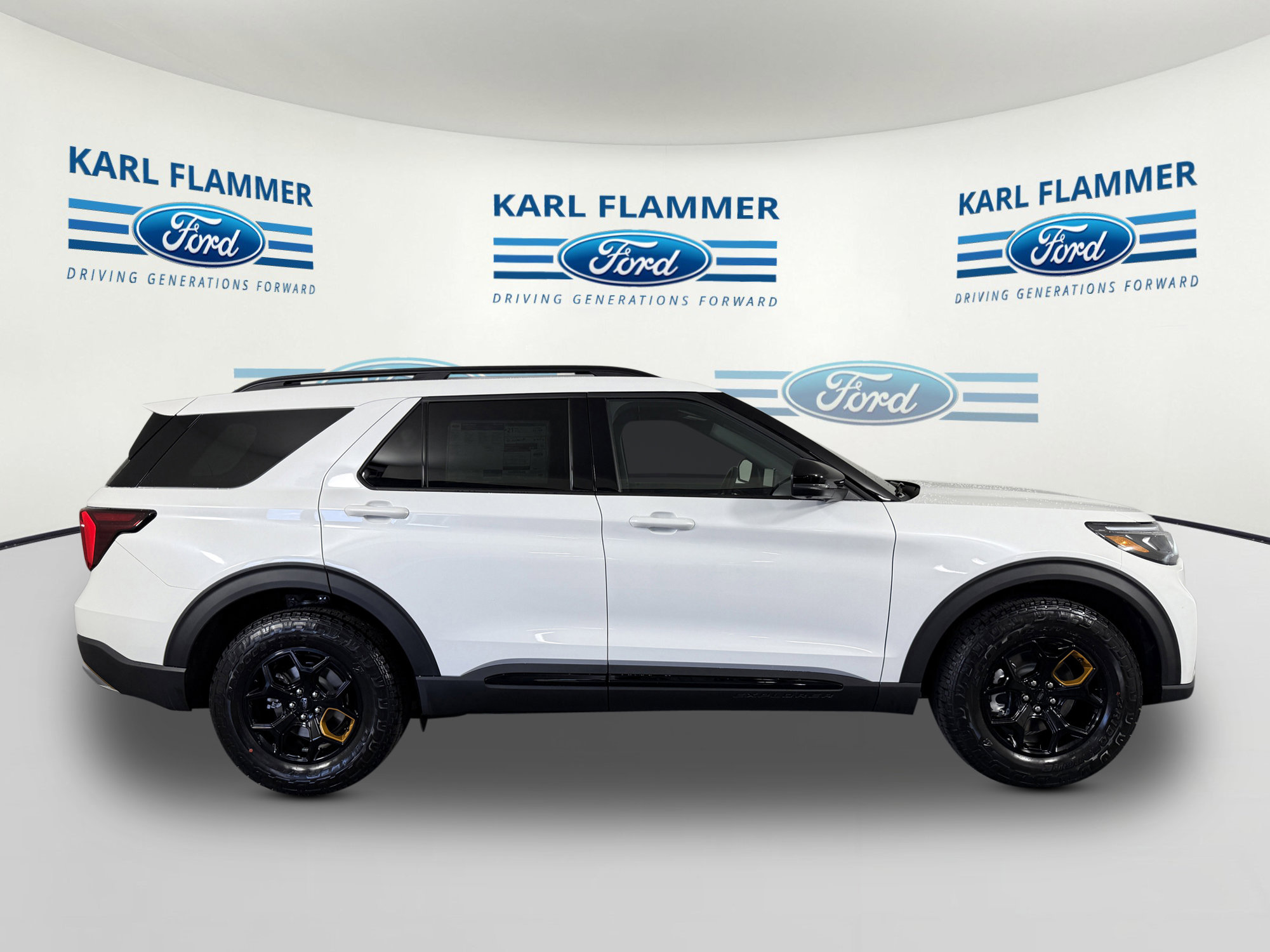 2026 Ford Explorer photo 2