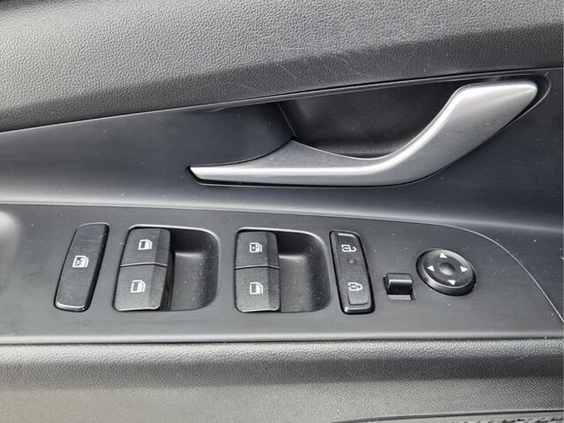 2024 Hyundai Elantra SEL - Photo 22
