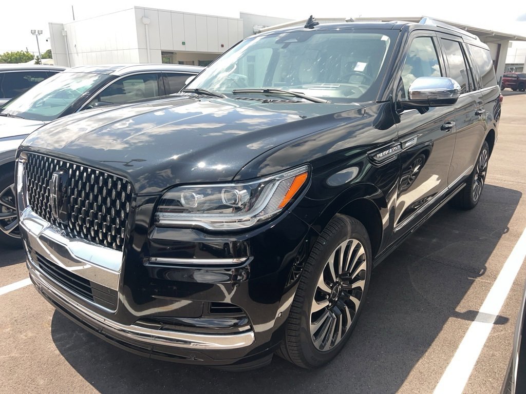 Used 2022 Lincoln Navigator Black Label L with VIN 5LMJJ3TT0NEL03825 for sale in Dade City, FL