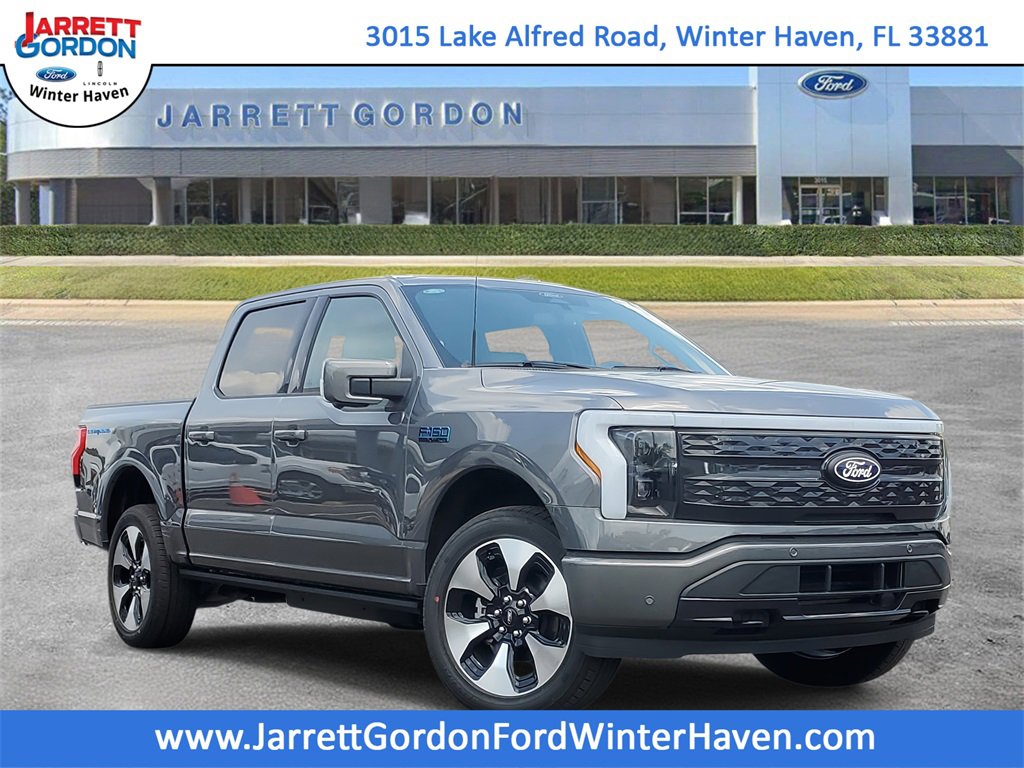 2025 Ford F-150 Lightning Platinum's photo