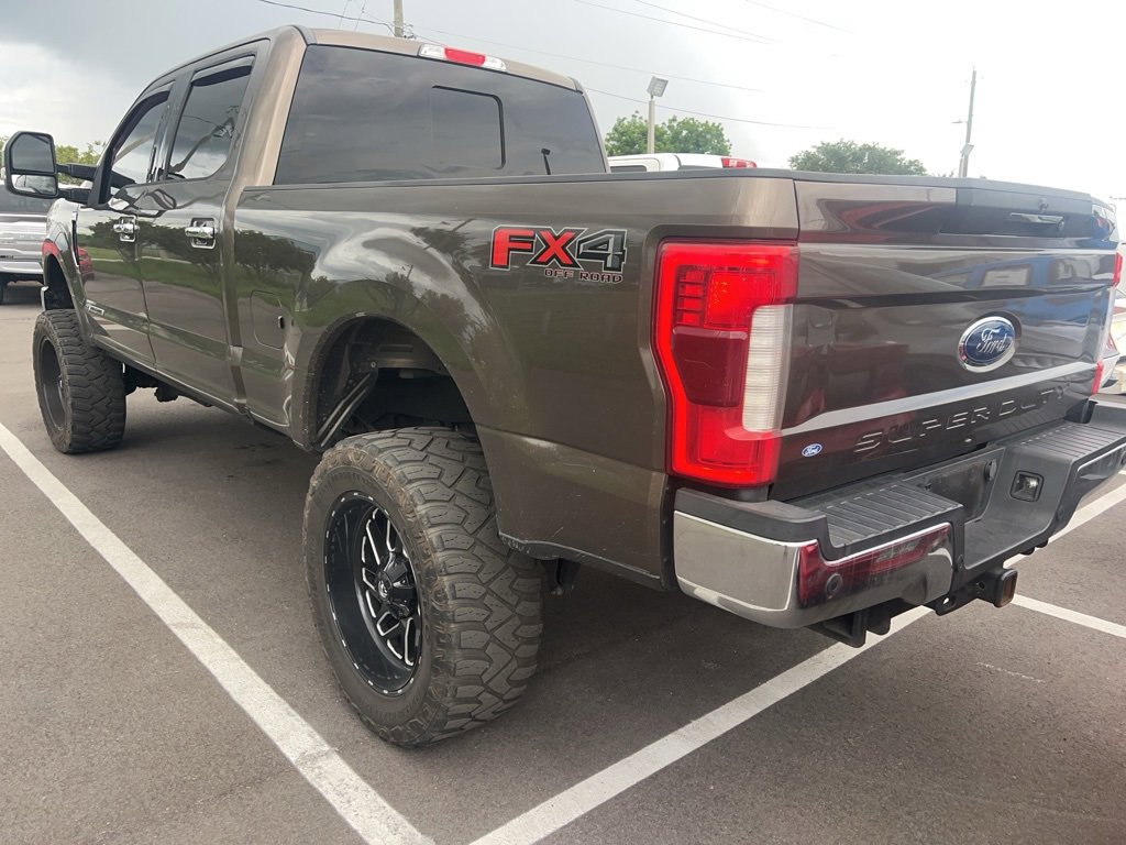 2017 Ford F-250 Lariat photo 4