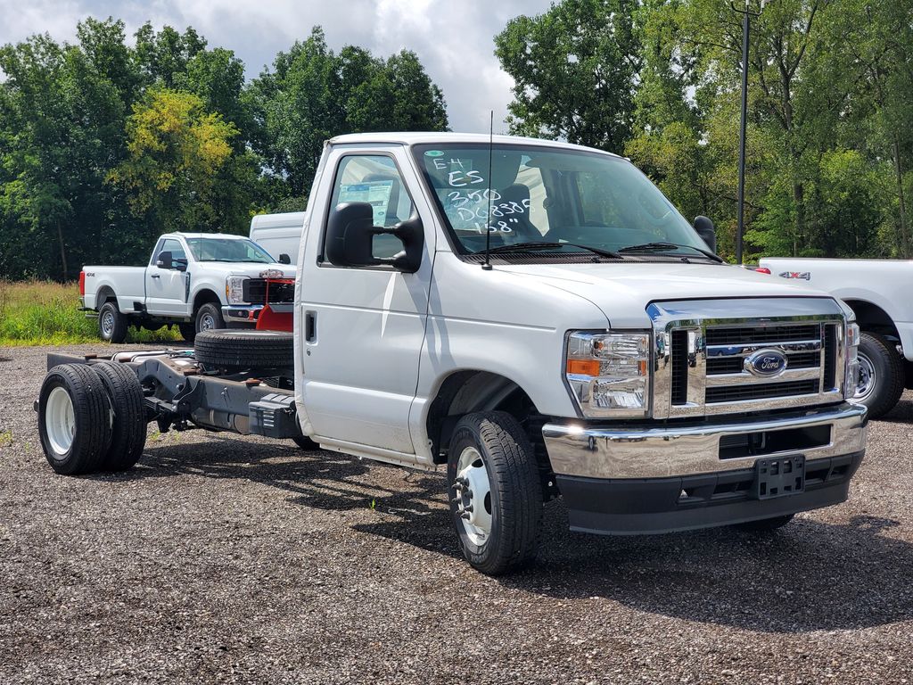 1FDWE3FN8RDD08387 New 2024 Ford E-350SD Base