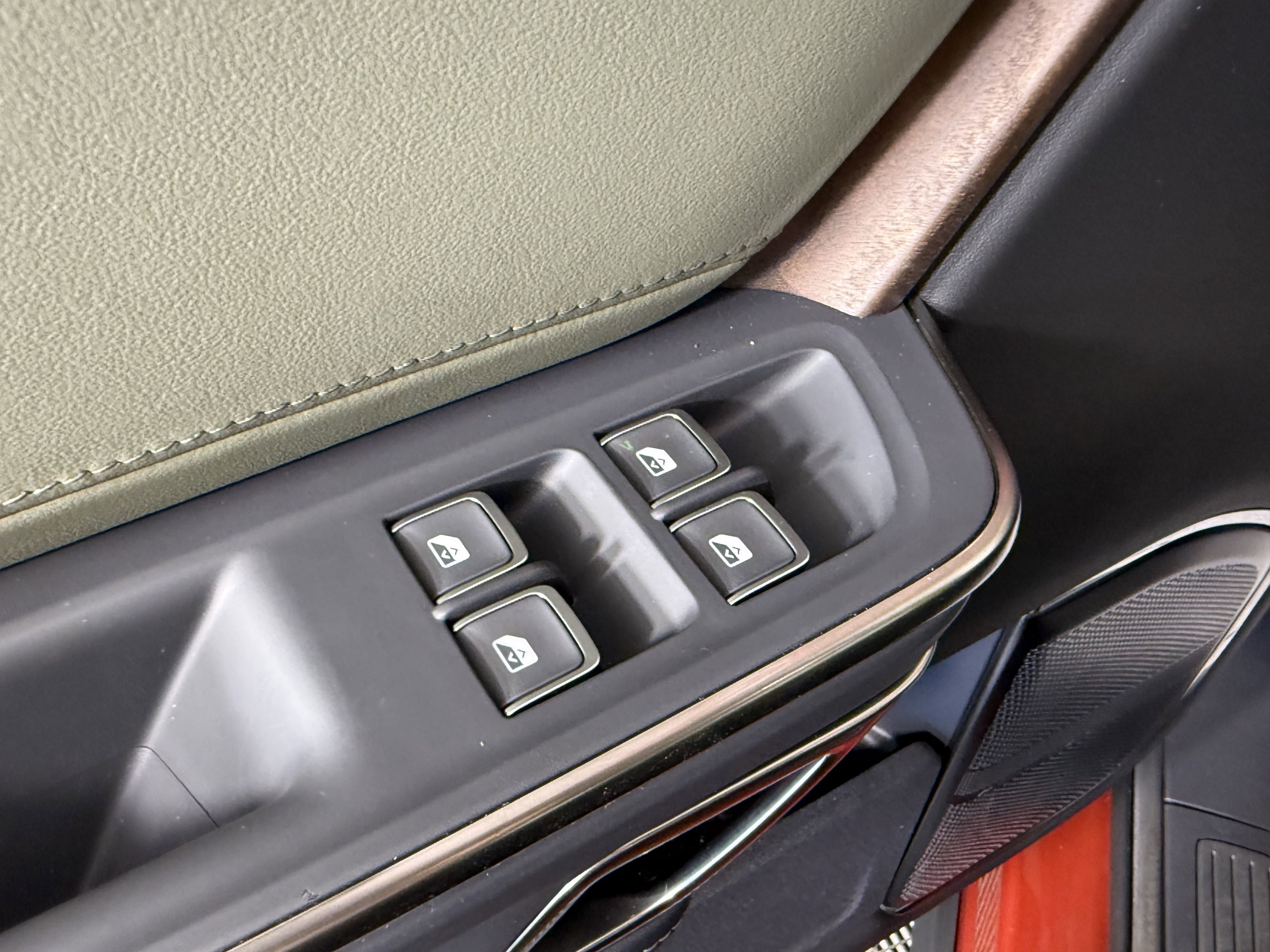 2022 Rivian R1T Adventure photo 9