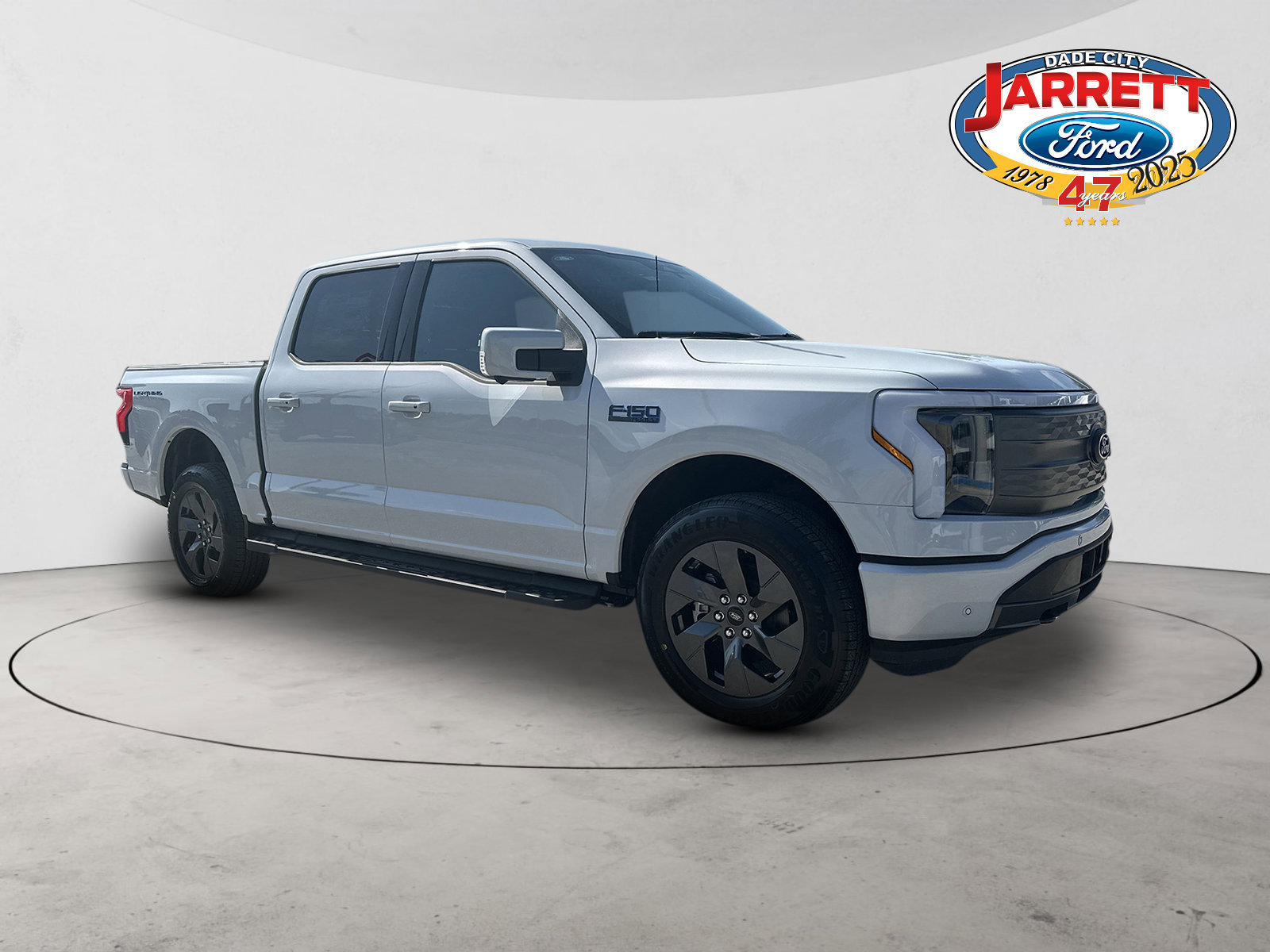 2025 Ford F-150 Lightning Lariat's photo