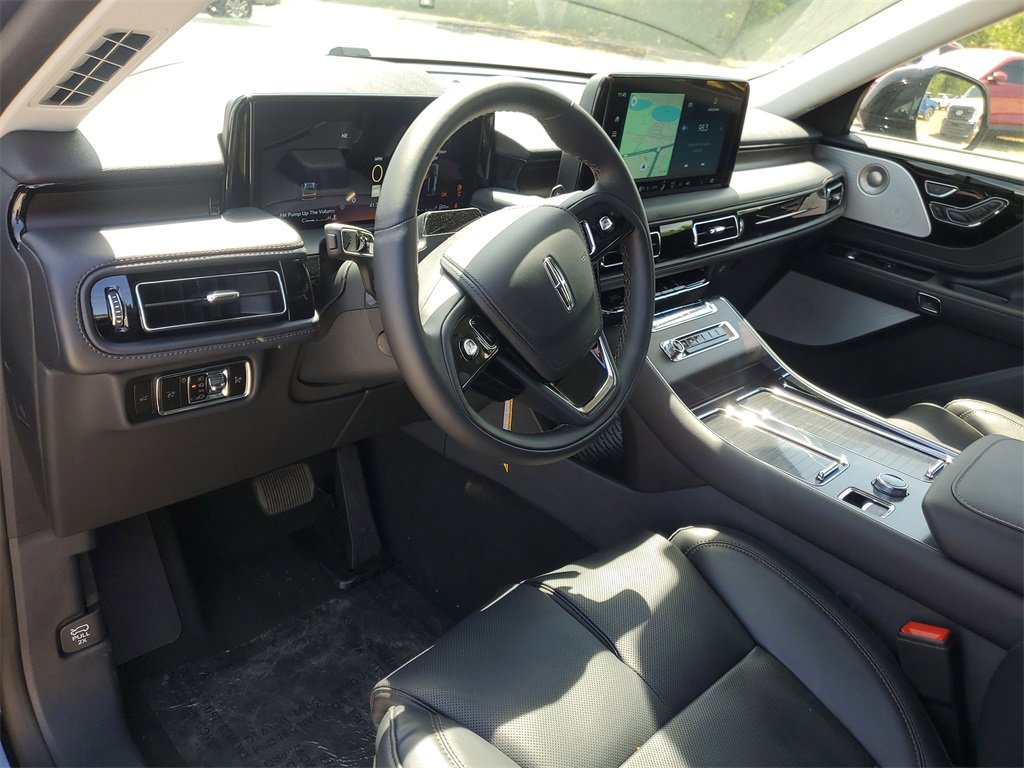 2025 Lincoln Aviator Reserve photo 17