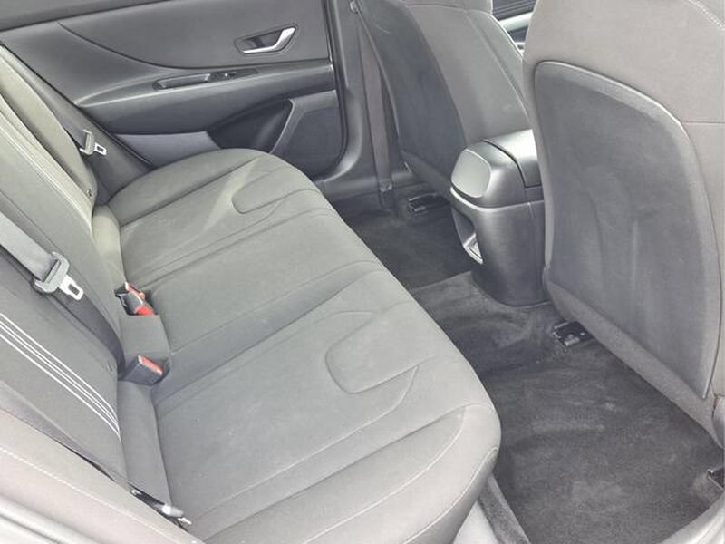 2024 Hyundai Elantra SEL - Photo 17