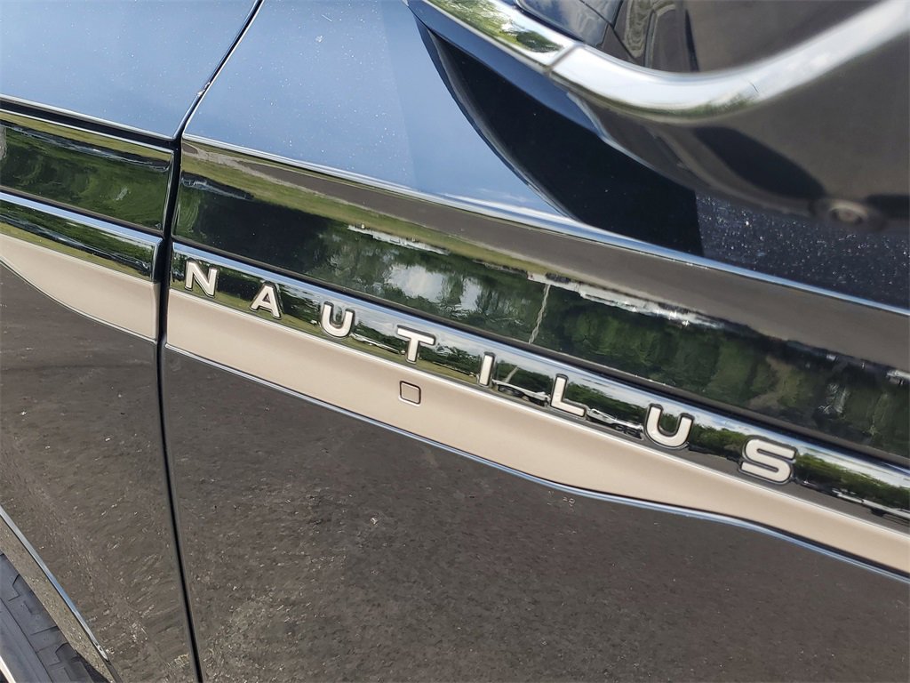 2025 Lincoln Nautilus Black Label photo 6