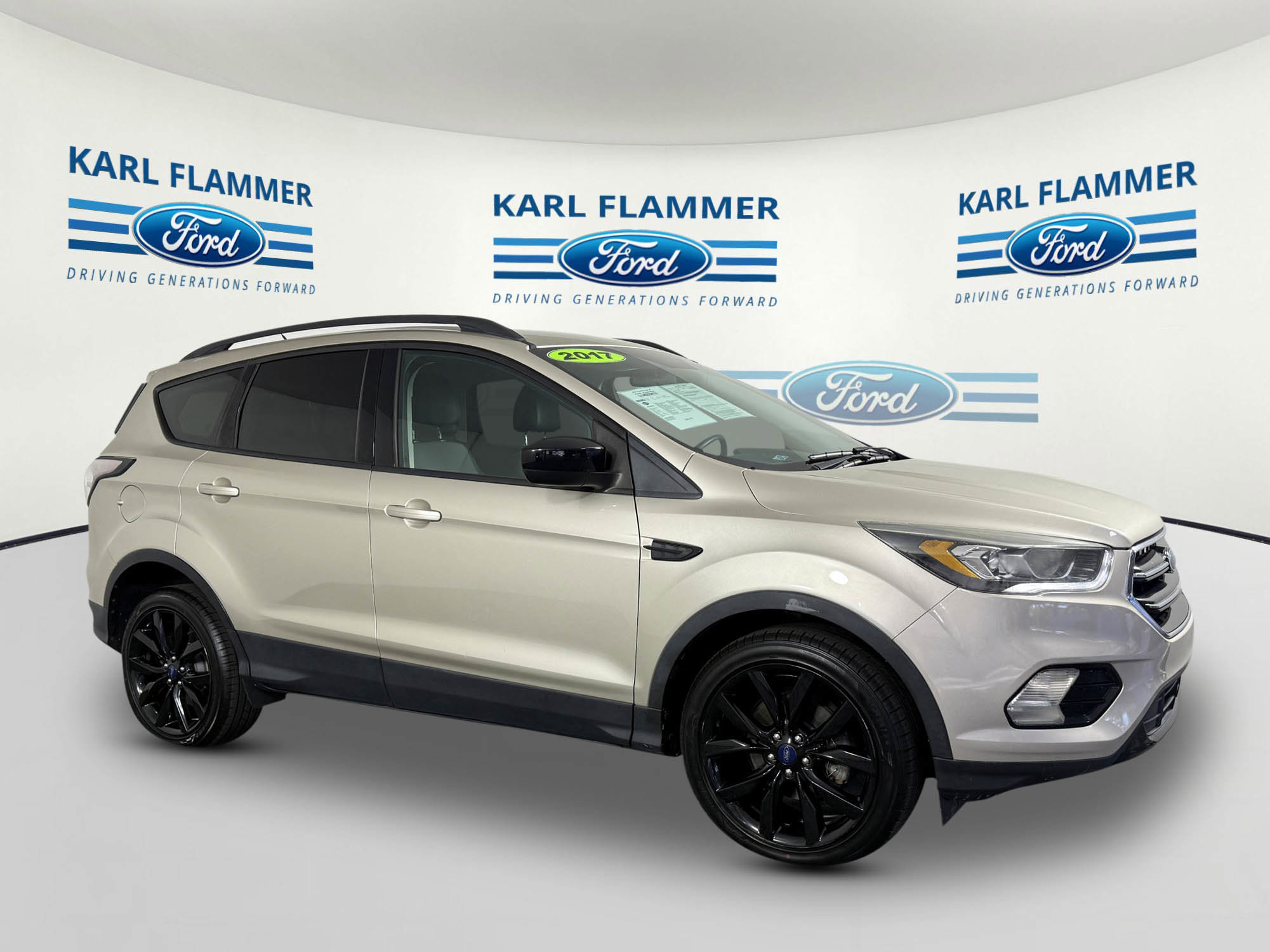 Used 2017 Ford Escape SE with VIN 1FMCU0GD1HUE56857 for sale in Tarpon Springs, FL