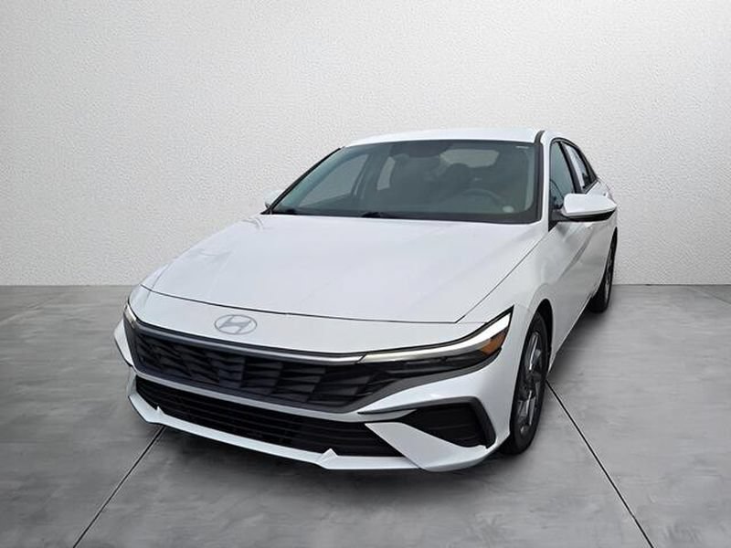 2024 Hyundai Elantra SEL - Photo 2