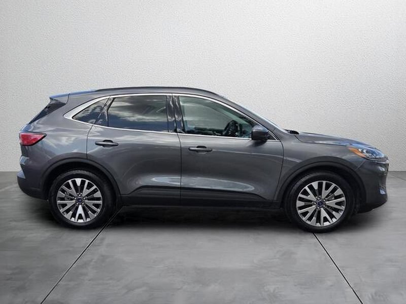 2022 Ford Escape Titanium - Photo 9
