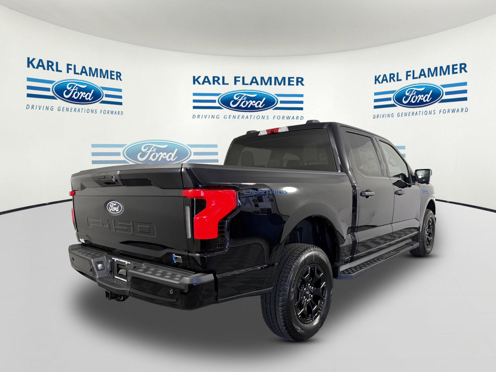 2025 Ford F-150 Lightning XLT photo 2
