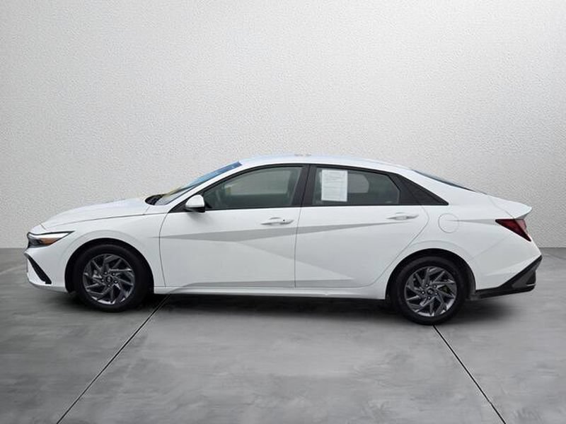 2024 Hyundai Elantra SEL - Photo 4
