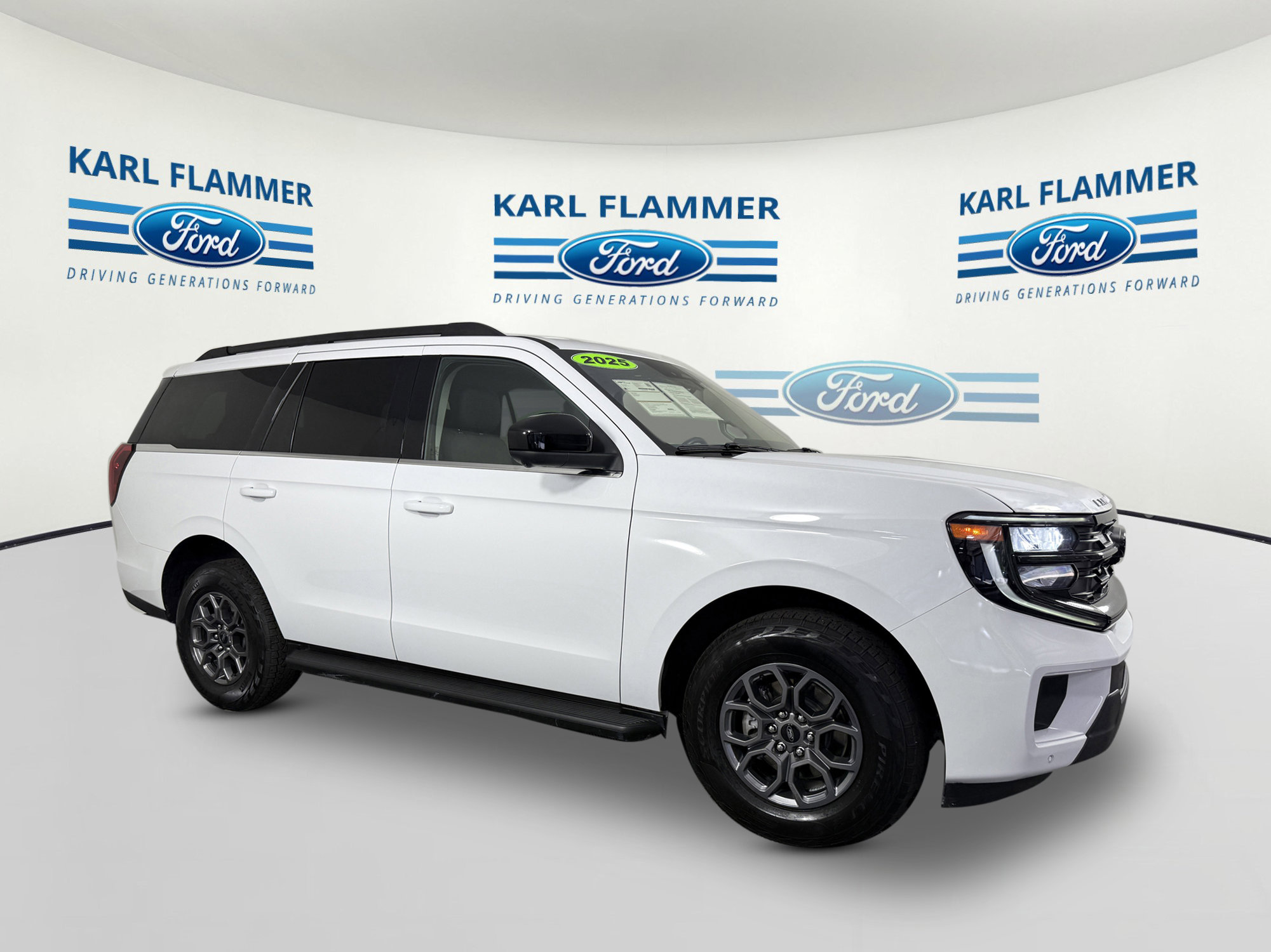 2025 Ford Expedition Active's photo