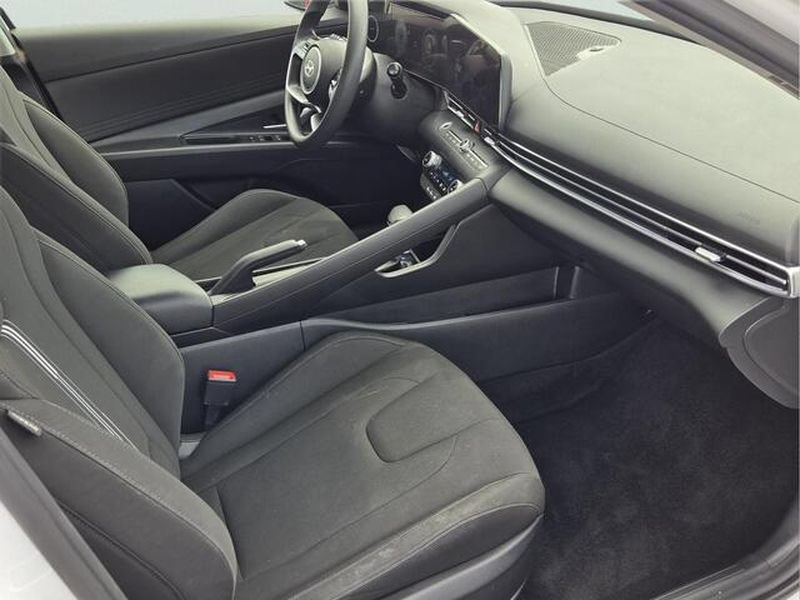 2024 Hyundai Elantra SEL - Photo 18
