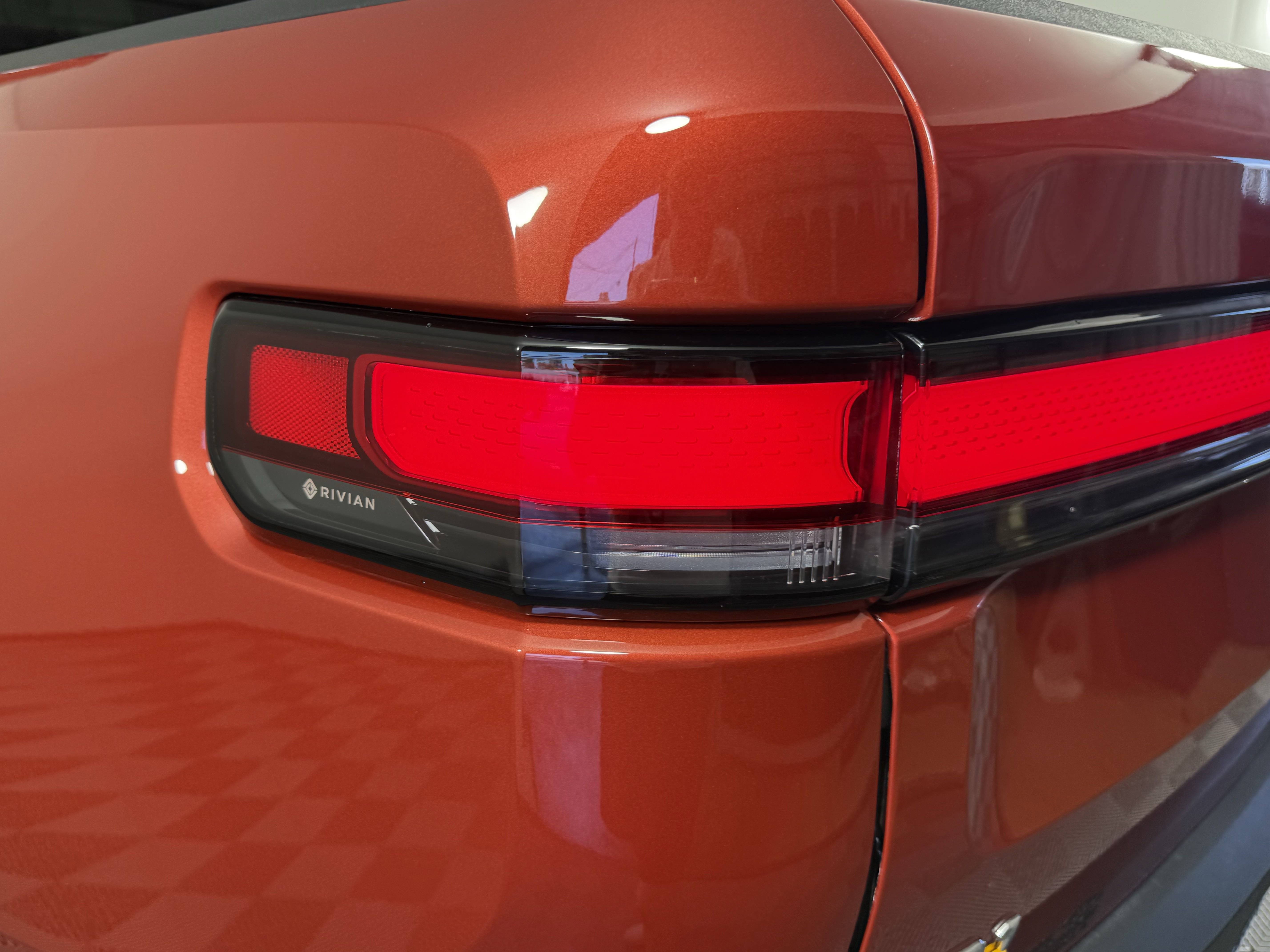 2022 Rivian R1T Adventure photo 8