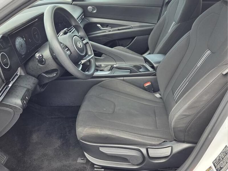 2024 Hyundai Elantra SEL - Photo 12