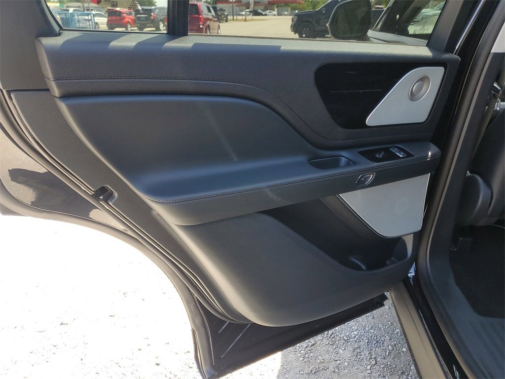 2025 Lincoln Aviator Reserve photo 9