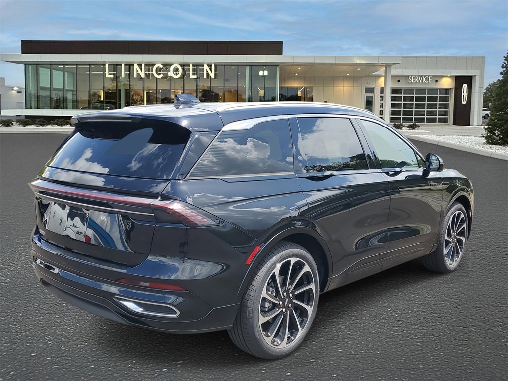 2025 Lincoln Nautilus Black Label photo 4