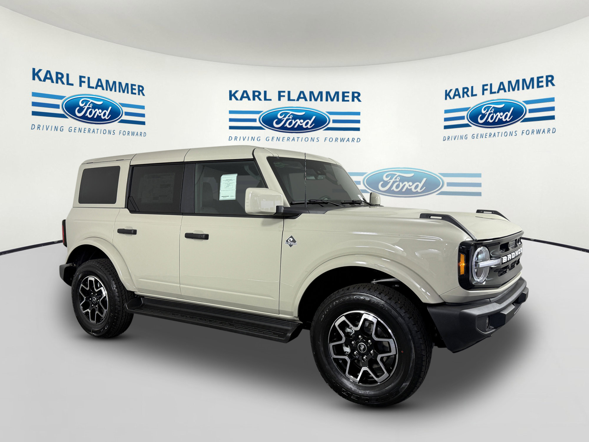 2026 Ford Bronco Outer Banks 4x4's photo