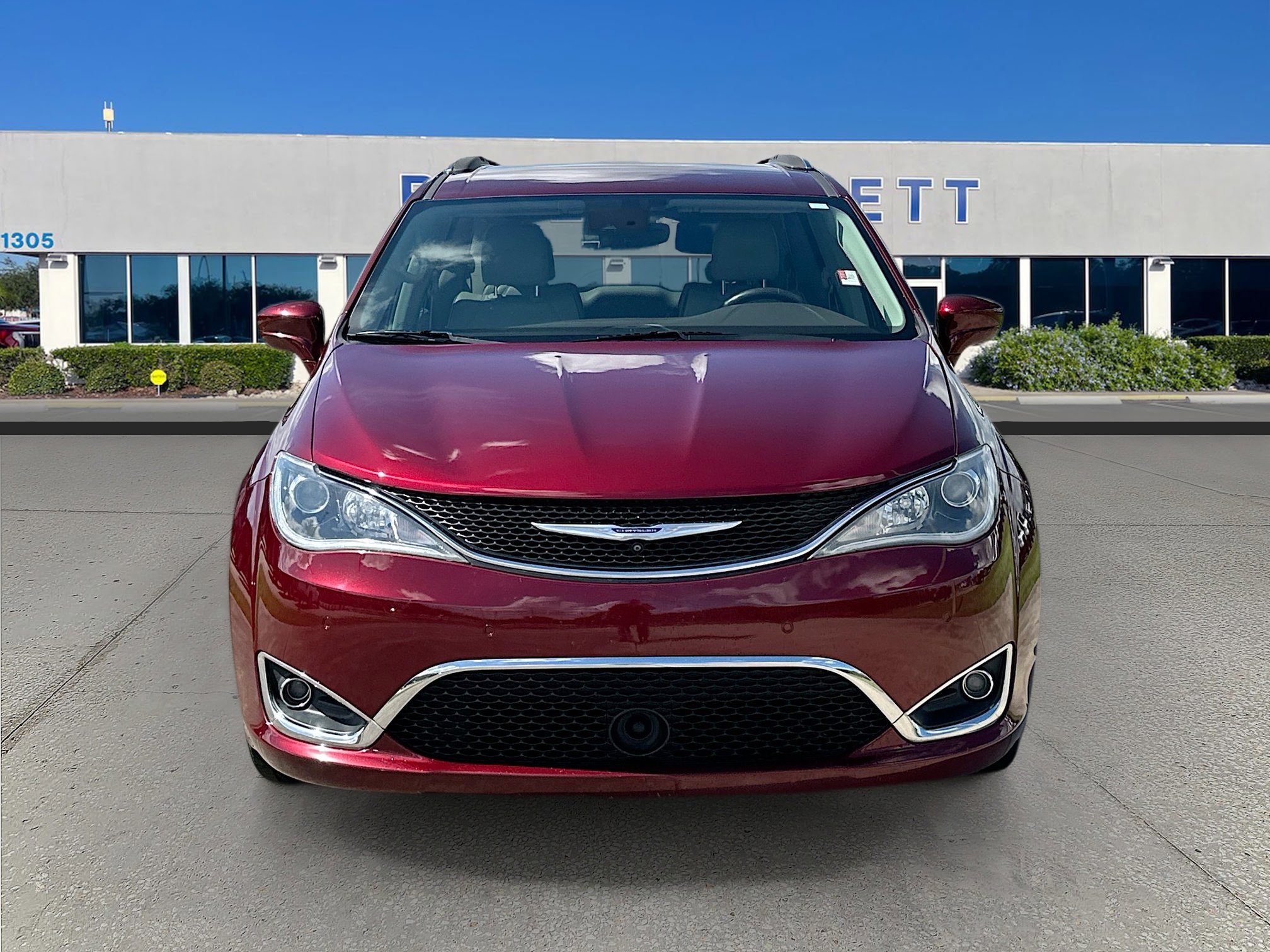 Used 2018 Chrysler Pacifica Touring L with VIN 2C4RC1BG4JR101323 for sale in Dade City, FL