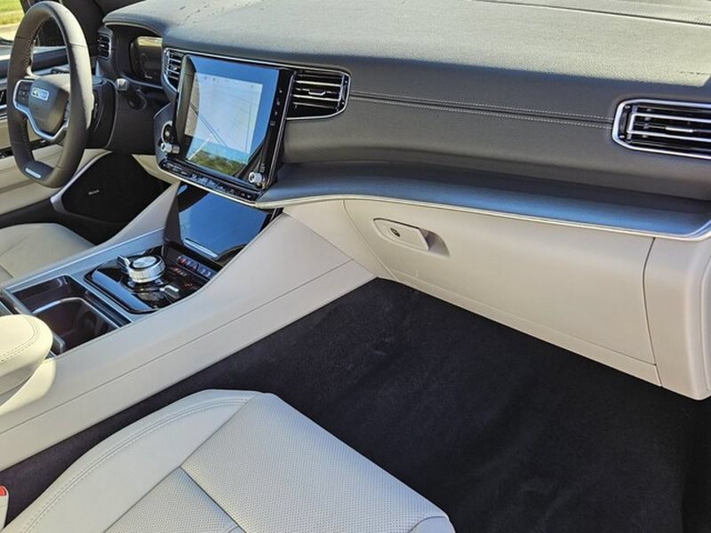 2025 Jeep Wagoneer Series III - Photo 19