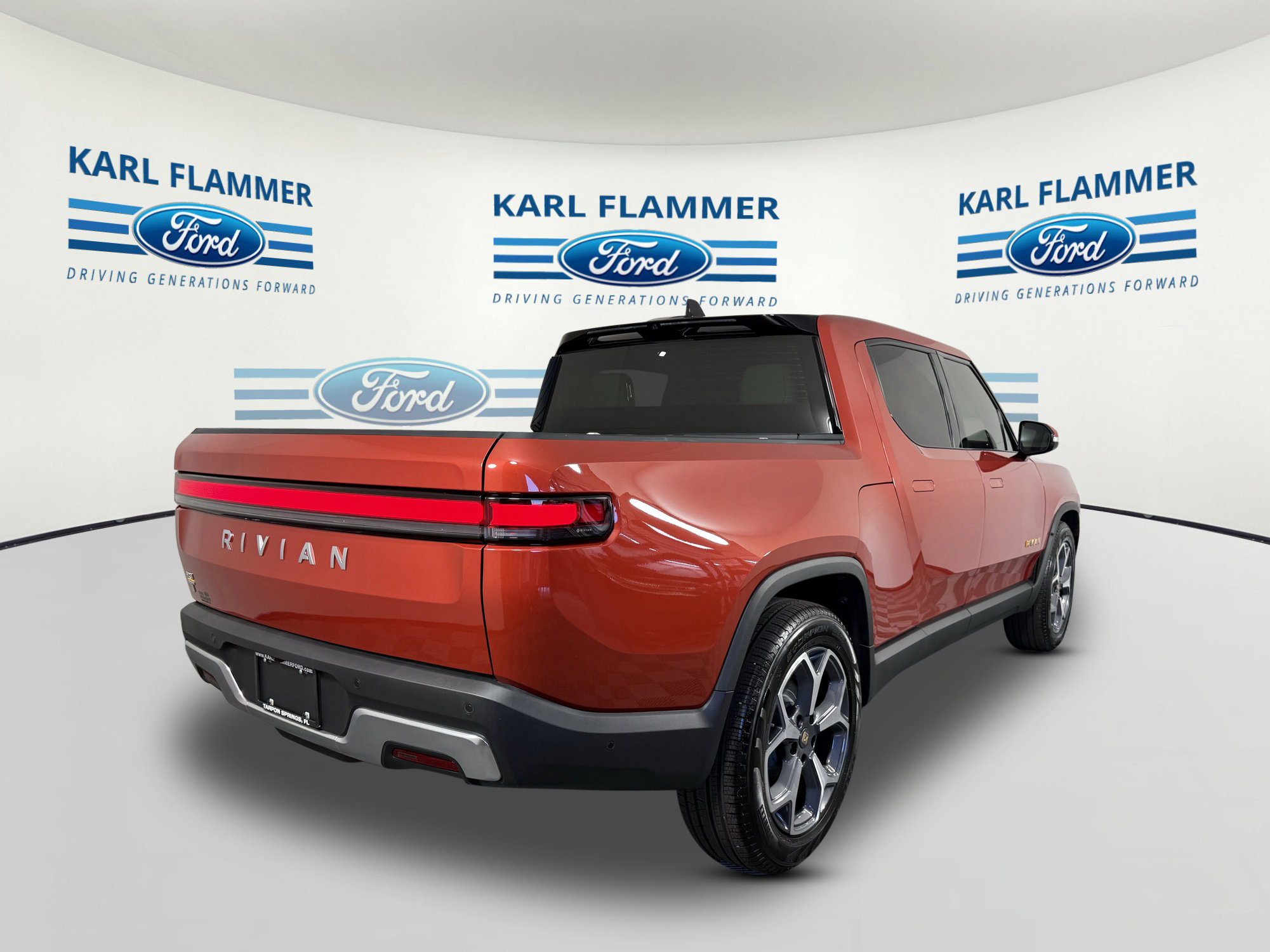2022 Rivian R1T Adventure photo 3