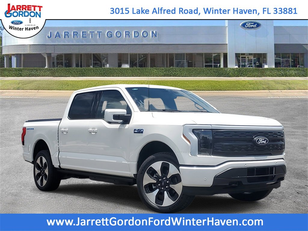 2025 Ford F-150 Lightning Platinum's photo