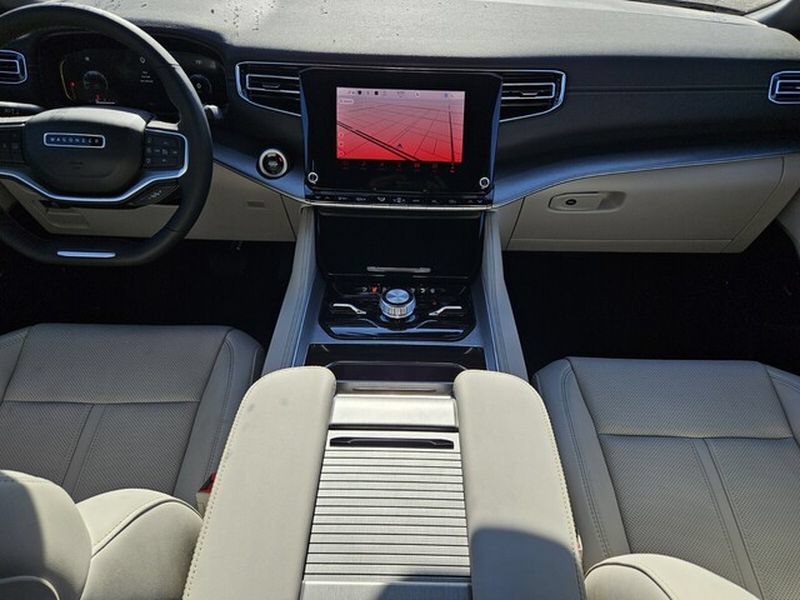 2025 Jeep Wagoneer Series III - Photo 13