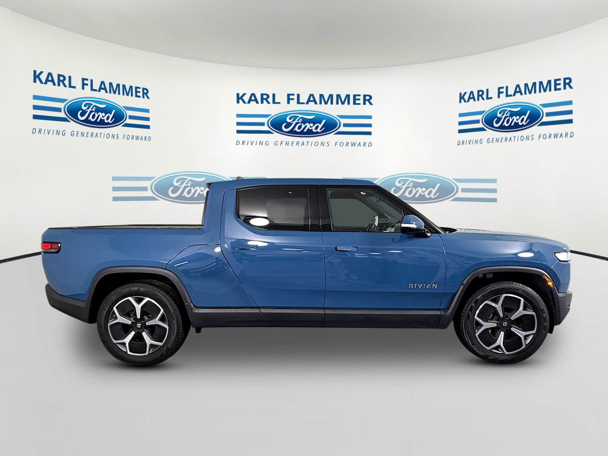 Used 2022 Rivian R1T Adventure with VIN 7FCTGAAA0NN007461 for sale in Tarpon Springs, FL