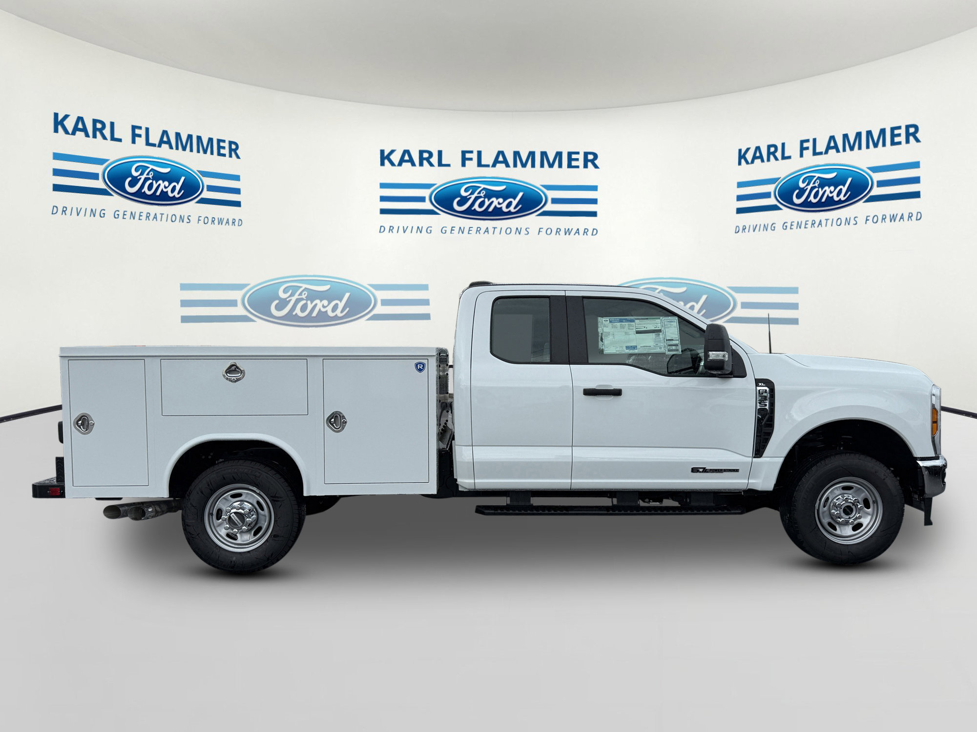2025 Ford F-350 XL photo 2