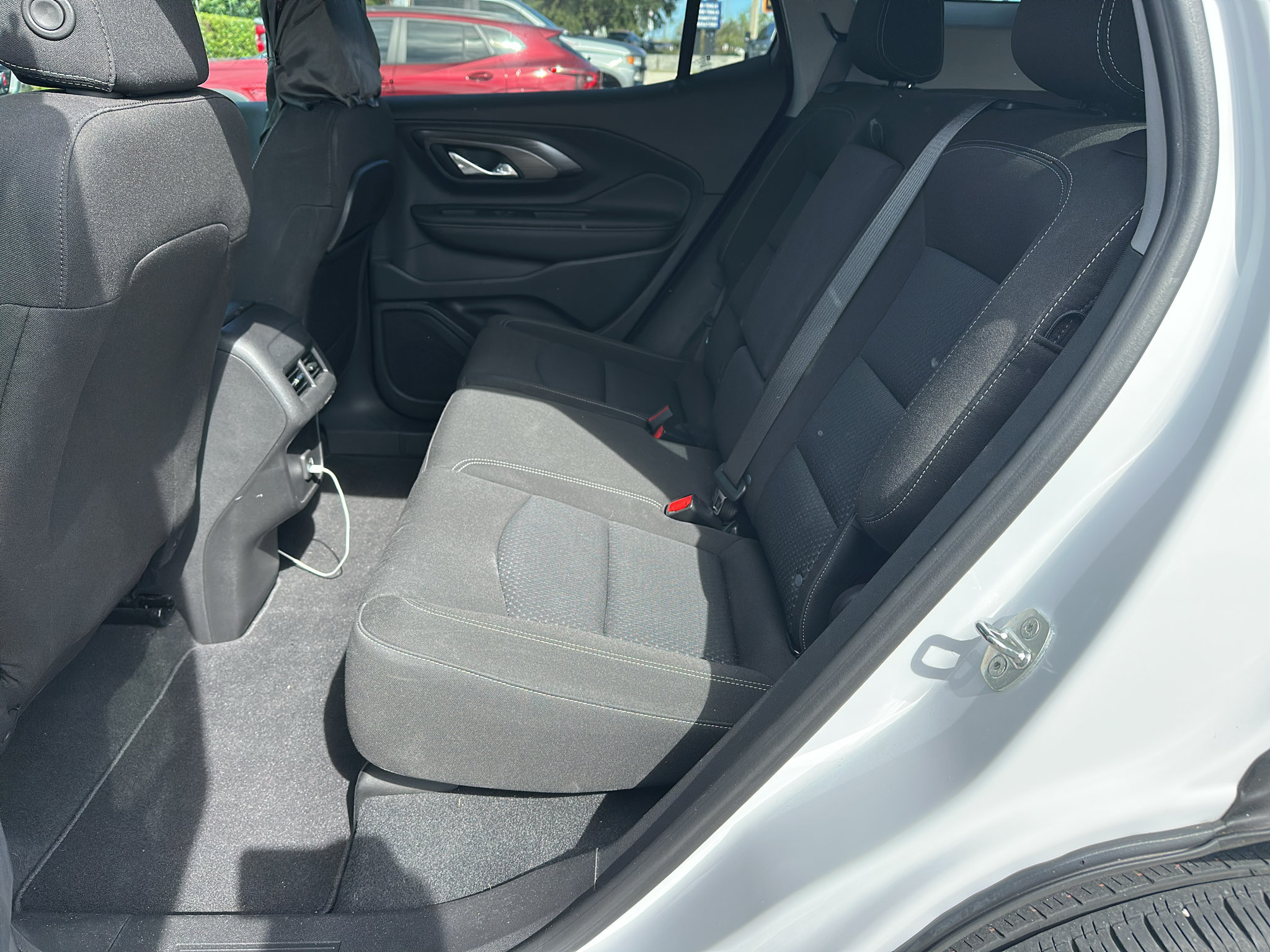 2023 GMC Terrain SLE - Photo 6