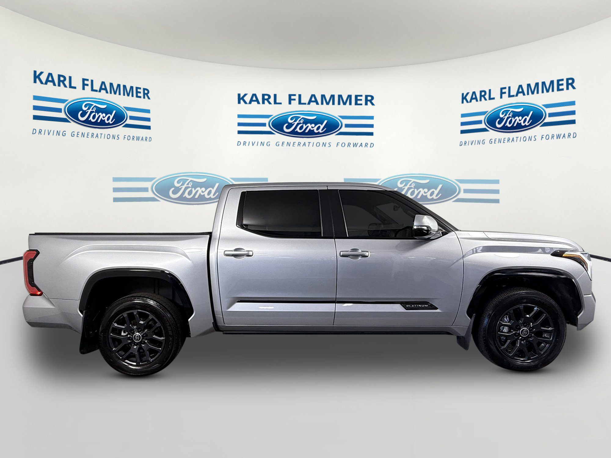 2024 Toyota Tundra Platinum photo 2