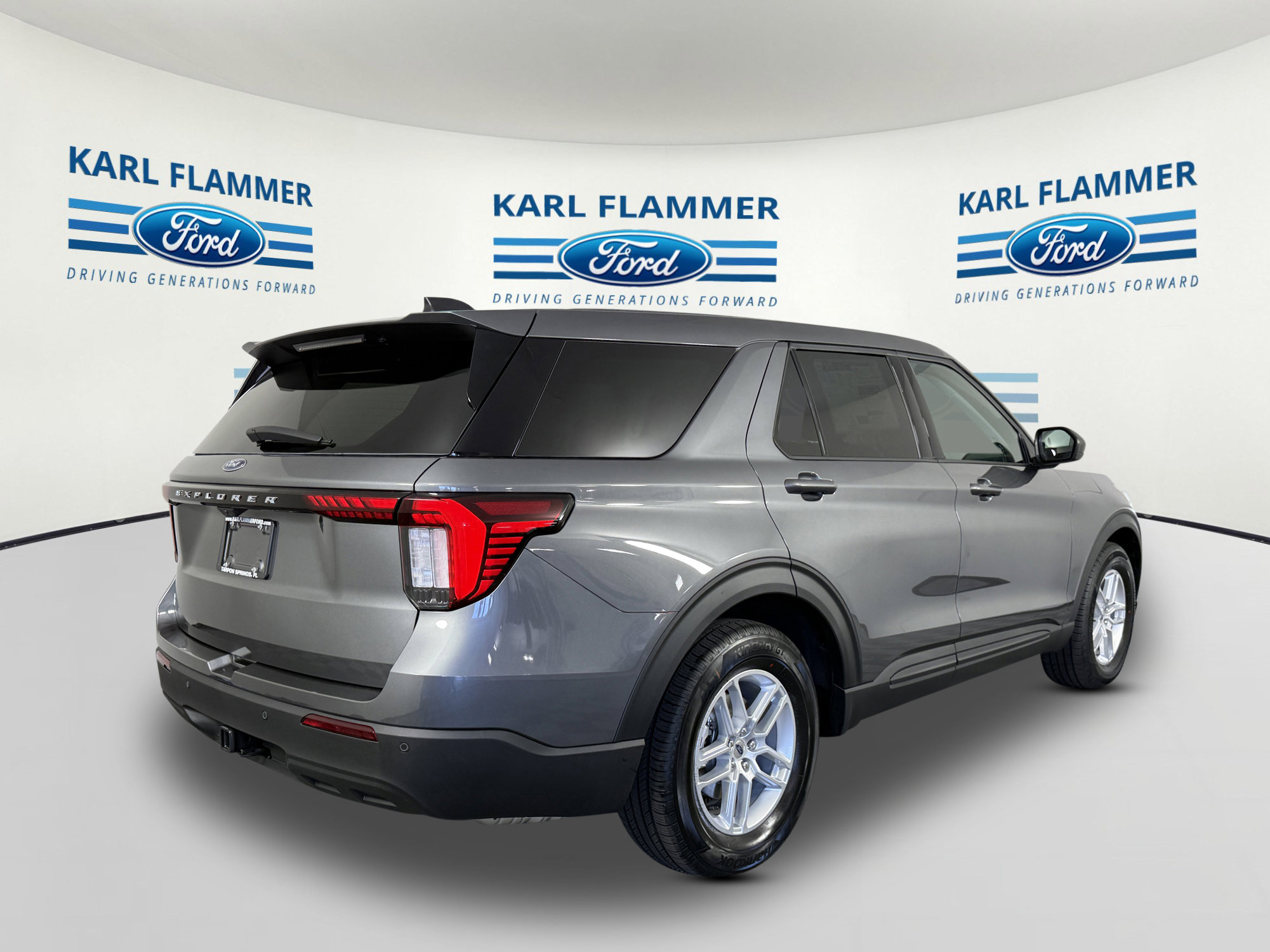 2026 Ford Explorer photo 3