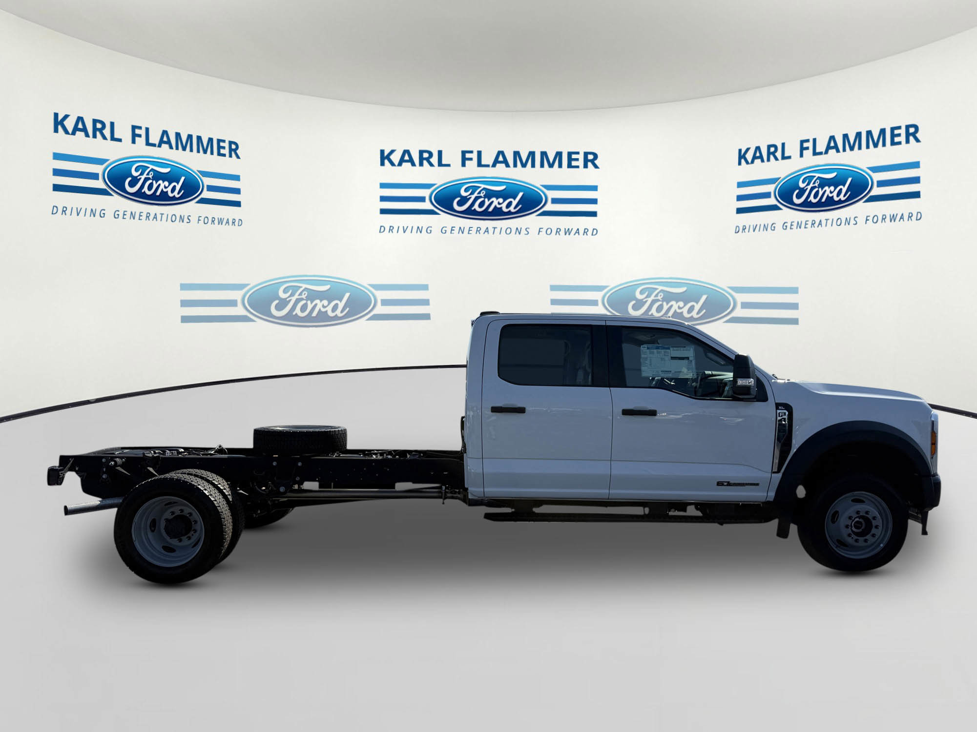 2025 Ford F-450 XL photo 2