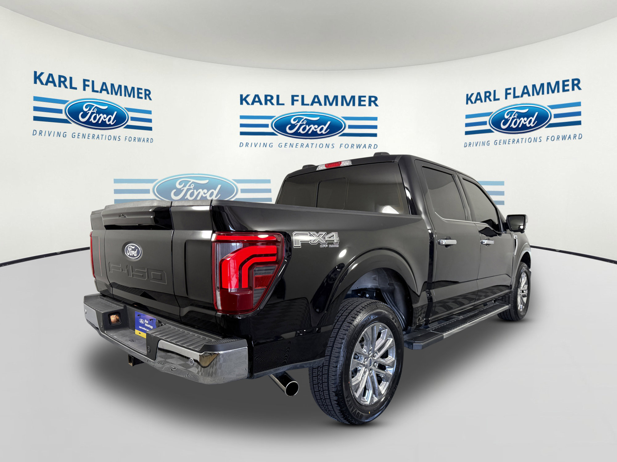 2025 Ford F-150 Lariat photo 3